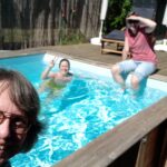 Titanic Die Titanixen im Pool des Tonsstudios